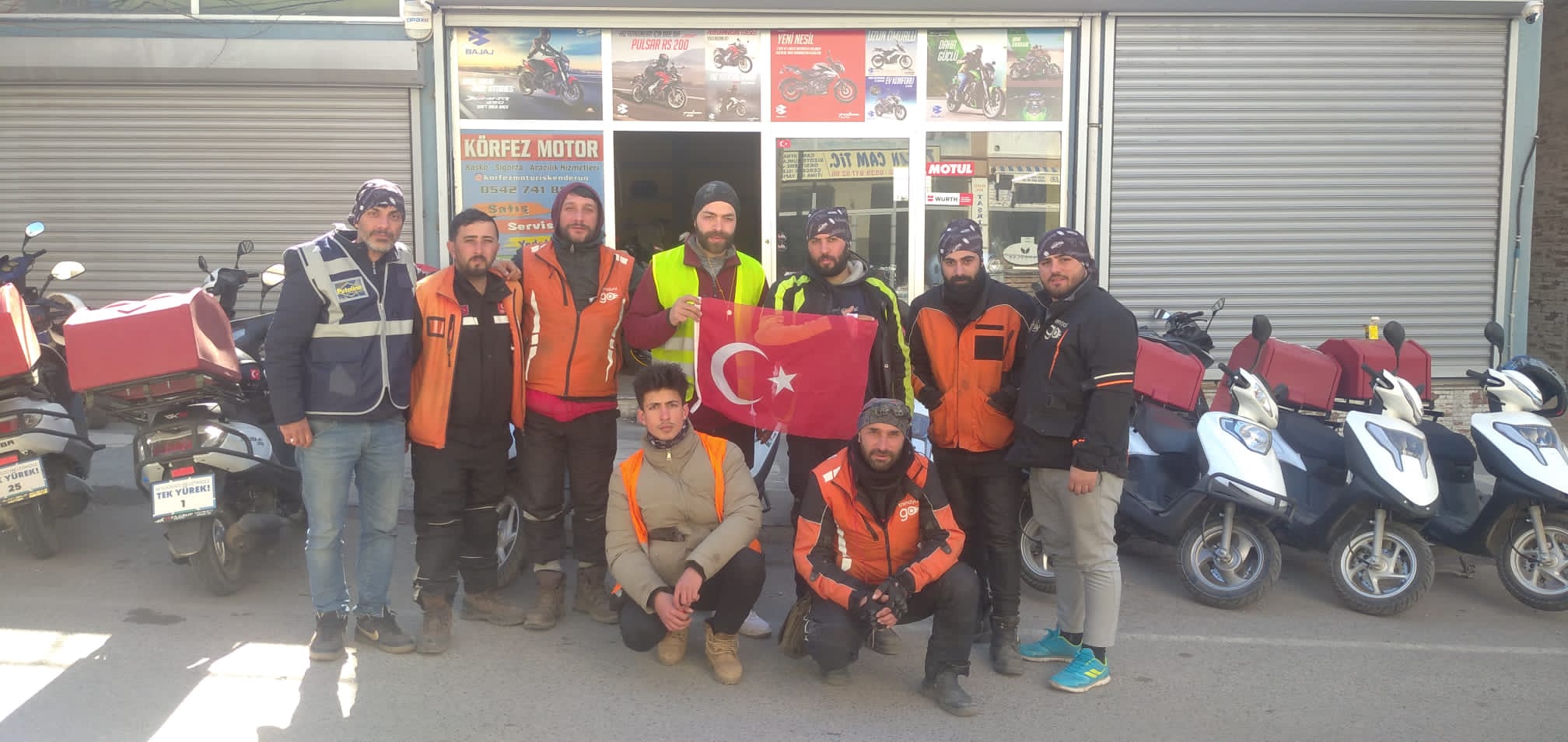 Deprem bölgesindeki moto kuryelere ücretsiz yağ değişim ve bakımı Artı Gruptan